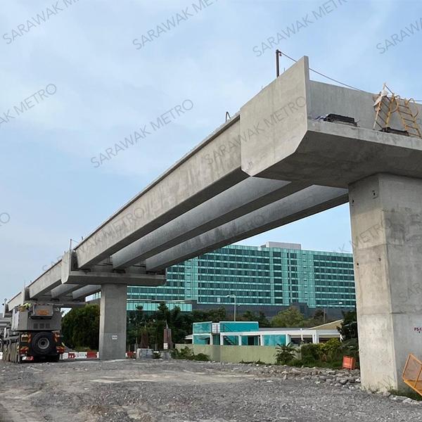   Our elevated ART guideway is progressively taking shape along Jalan Lapangan Terbang near Kampung Cemerlang with more U-beam structures installed in recent weeks.  Thank you for your continued cooperation, especially when driving near the construction areas, as more U-beams and pier caps will be installed.  Your patience is greatly appreciated as we work towards delivering a modern public transport system for the future of Greater Kuching.   Drive safe and thank you for supporting the KUTS project.