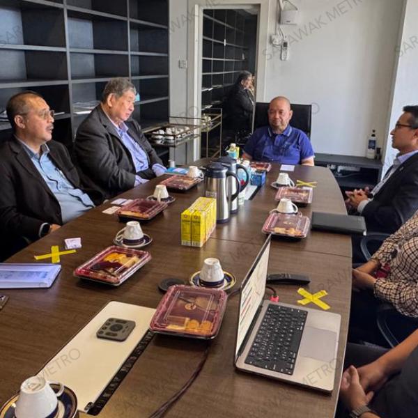 Sarawak Metro recently had the pleasure of welcoming to our corporate office a delegation from @Malaysian Press Institute (MPI), led by its President Datuk @Yong Soo Heong