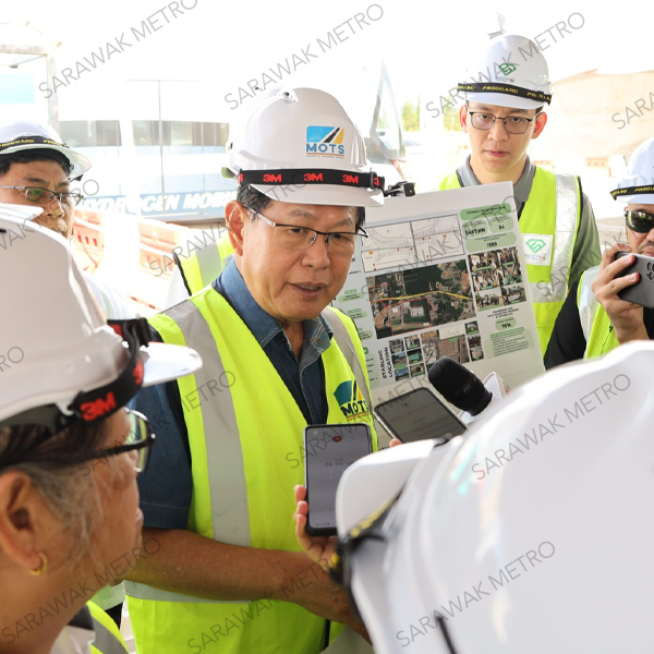 Visit to the Autonomous Rapid Transit (ART) Proof-of-Concept (POC) by Minister of Transport Sarawak